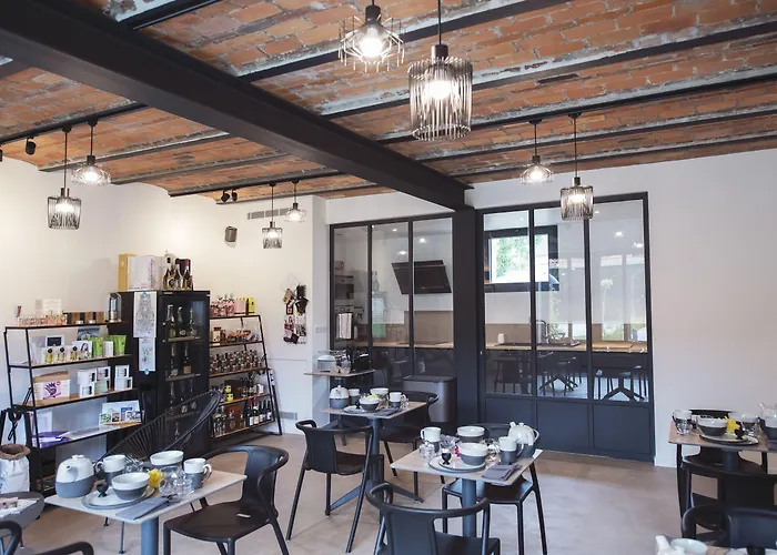 Au Clos Du 게스트하우스 4*